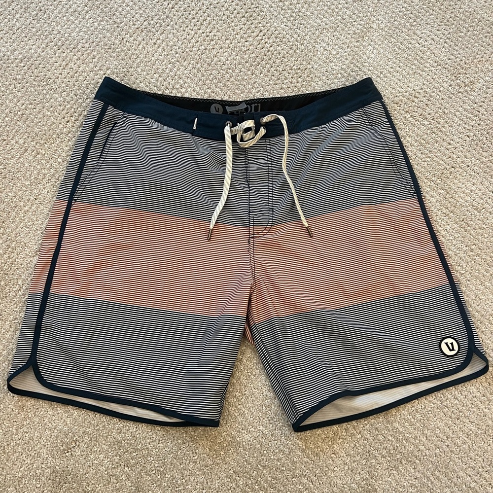 Vuori Men’s Cruise Board Shorts size 36